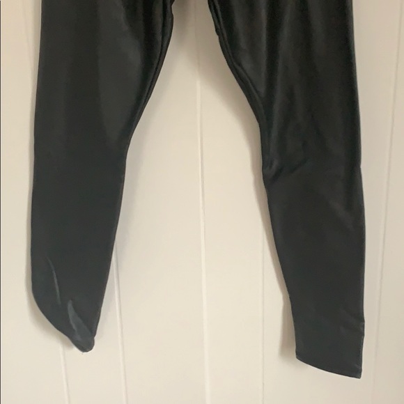 HIGH RISE FAUX LEATHER LEGGINGS - Picture 3 of 3